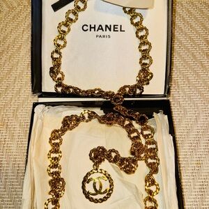 VINTAGE CHANEL Gold Belt